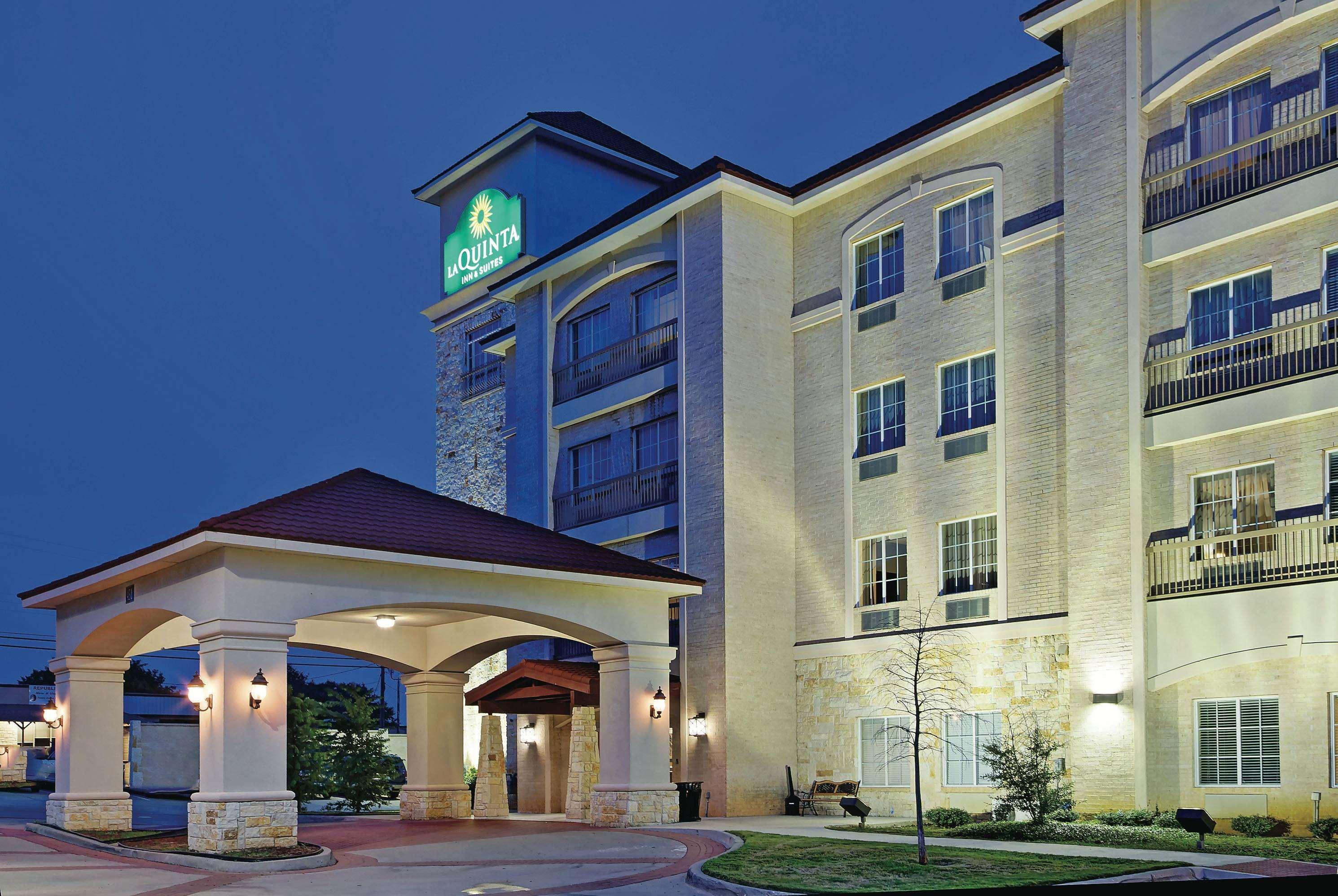 Hotel La Quinta By Wyndham Dfw Airport West - Euless Extérieur photo